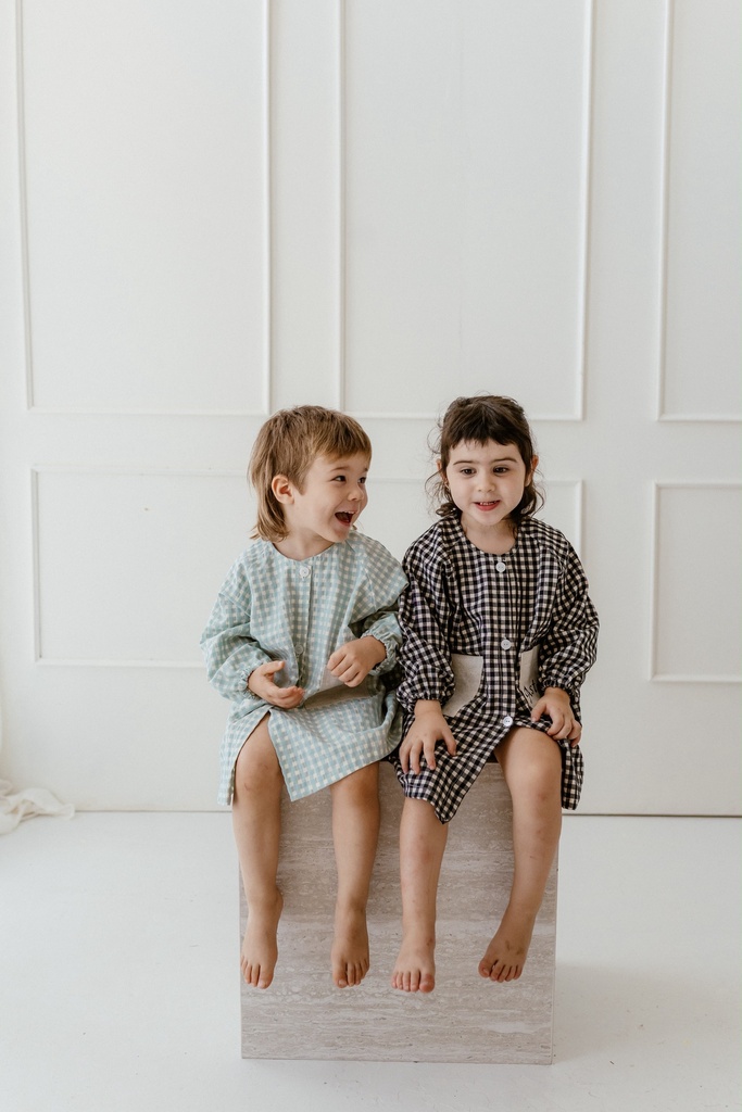 Bata escolar con botones Vichy Aqua