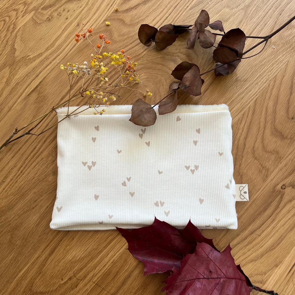 Cuello polar tipo Buff Corazones