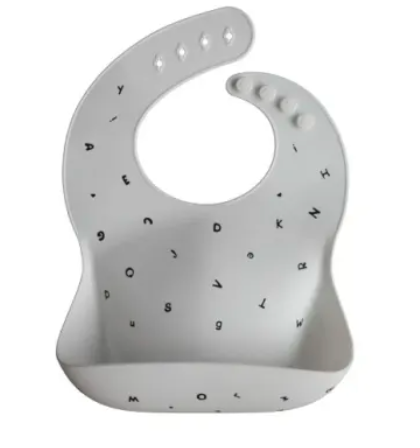 Babero Silicona mushie letters