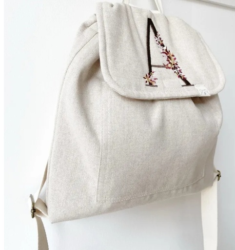 Mochila NATURE bordado letra personalizada