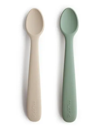 Pack de 2 cucharas solid cambridge blue/ shifting sand Mushie