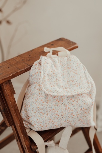 [22BS1001] Mochila Aina