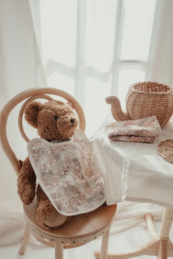 [21BS1103] Babero con goma para BLW Aria