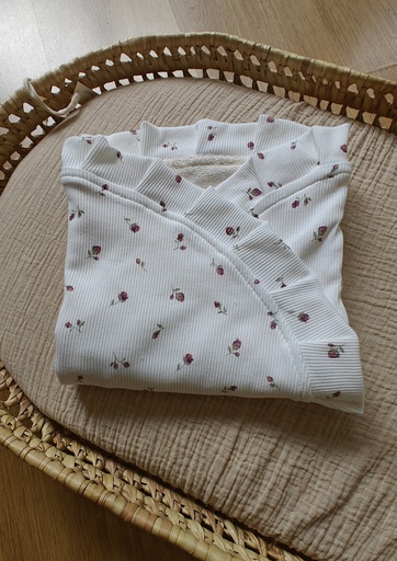 [10BS3206] Arrullo de bambú Flores De Abril